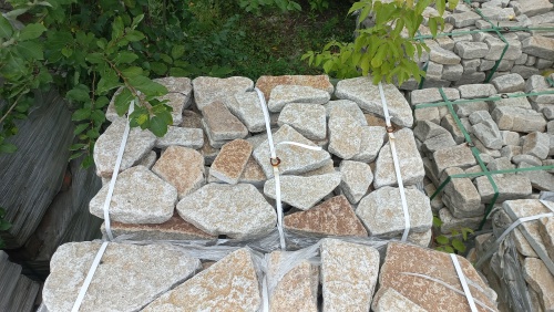 Гранитный плитняк галтованный для парковки купить в Обнинску