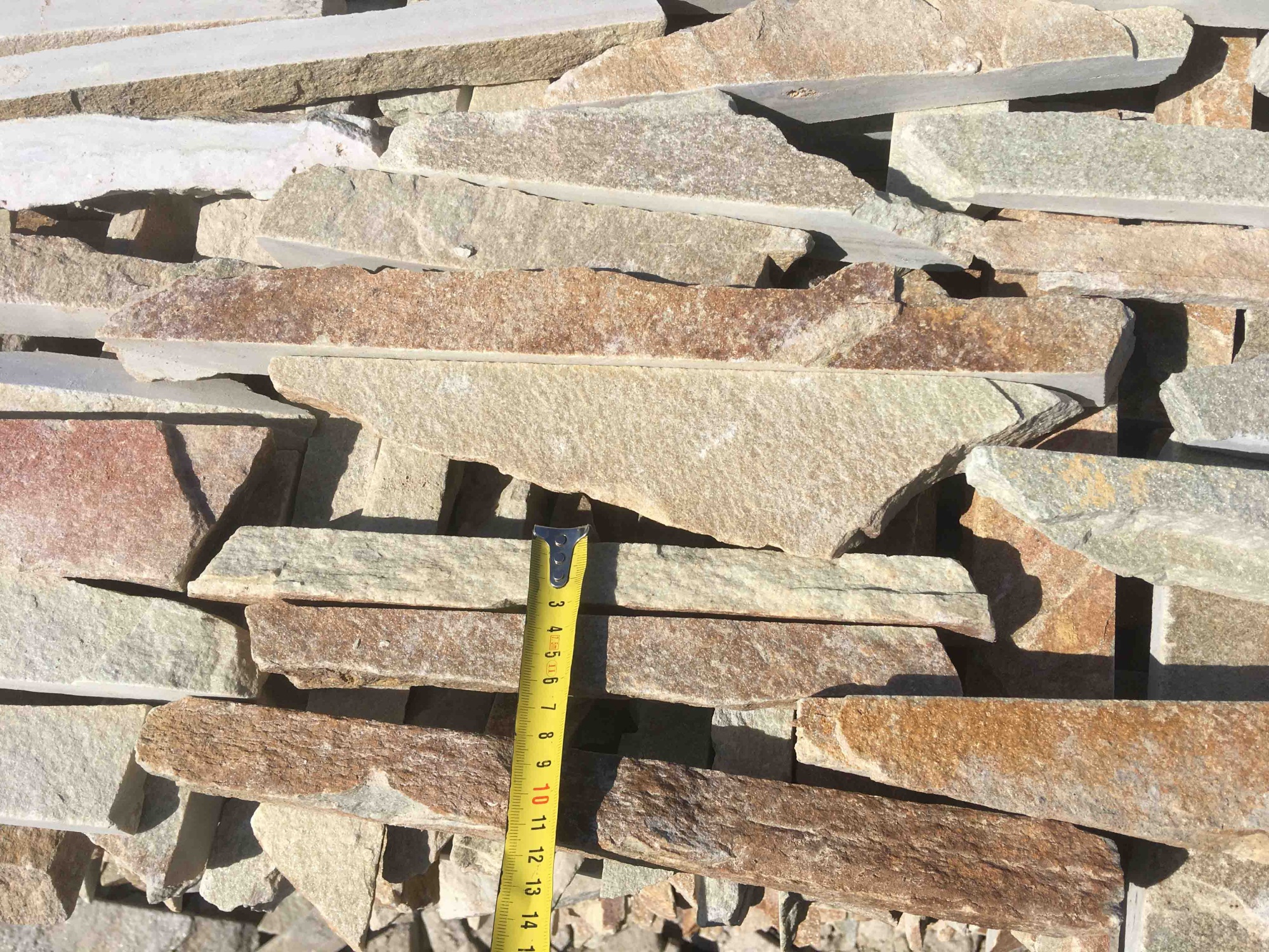 Горбушка златолит золотистый для облицовки купить в Обнинску