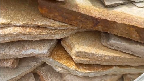 Плитняк златолит жёлтый золотистый для отмостки купить в Обнинску