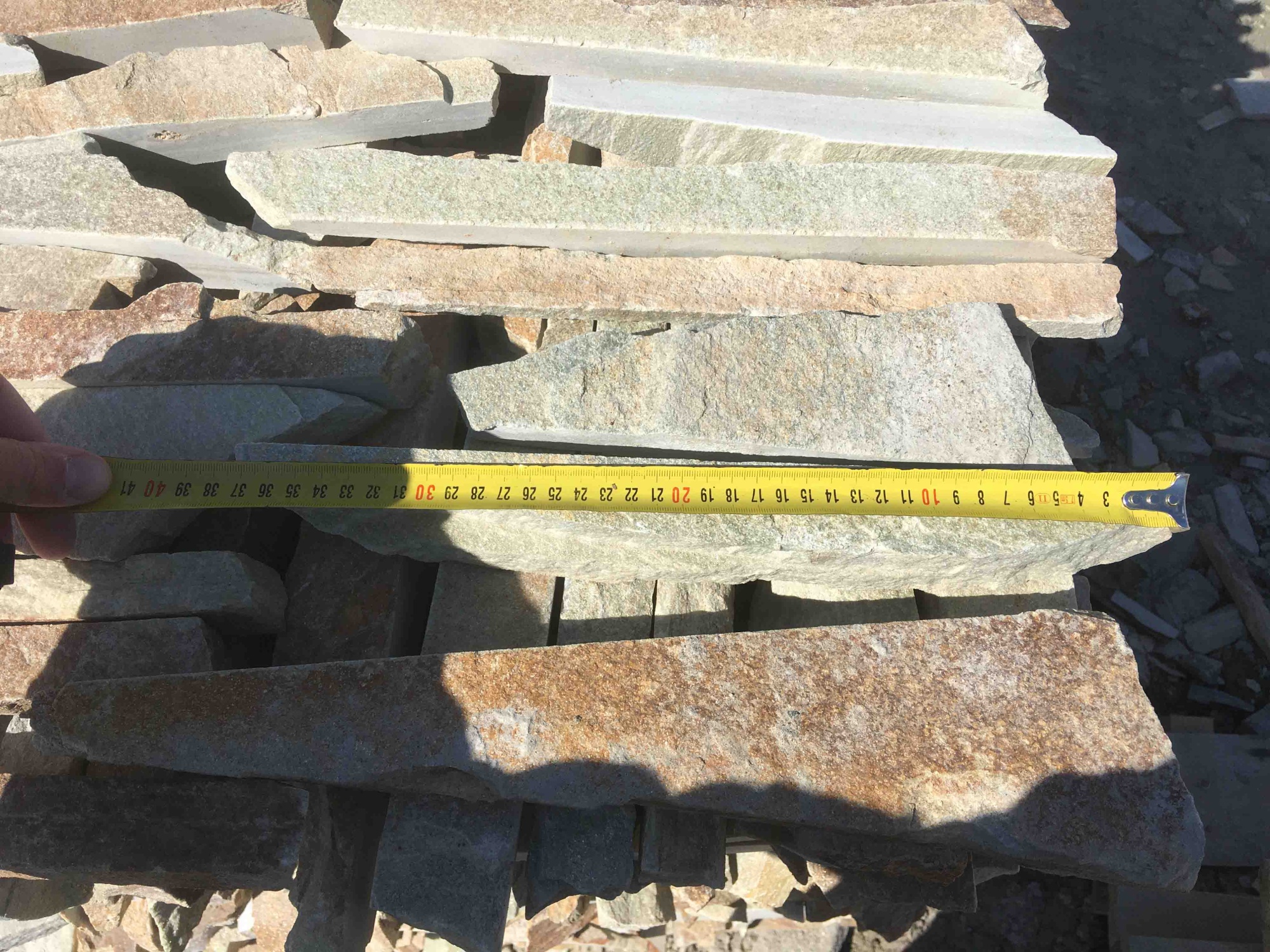 Горбушка златолит золотистый для облицовки купить в Обнинску