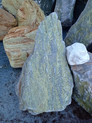 Златолит жёлтый, жёлто-зелёный глыбки и валуны для ланшафтного дизайна купить в Обнинску