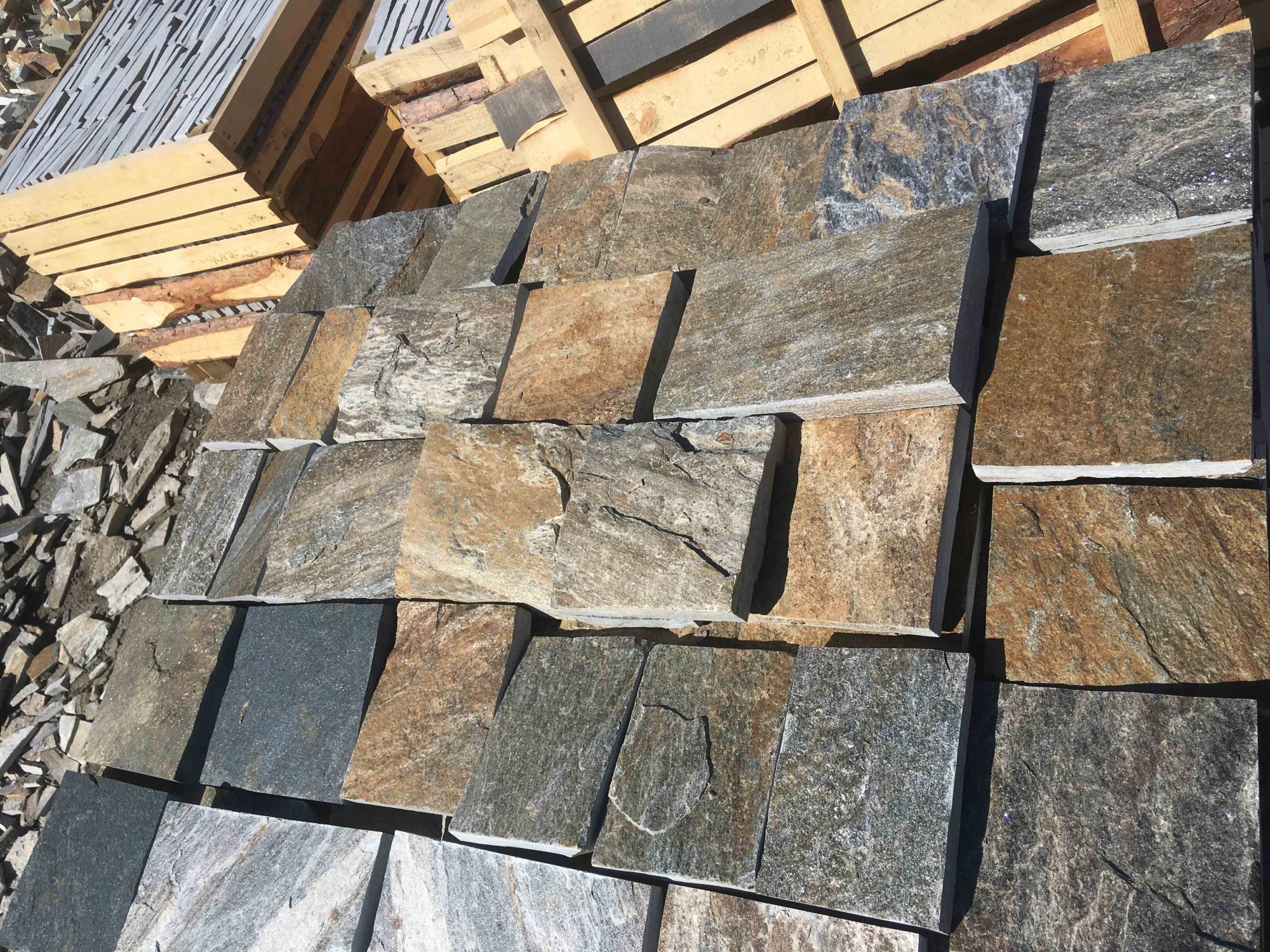 Плитка пилёная златолит Уральский для фасада купить в Обнинску