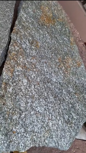 Плитняк златолит серебристый для цоколя, отмостки купить в Обнинску