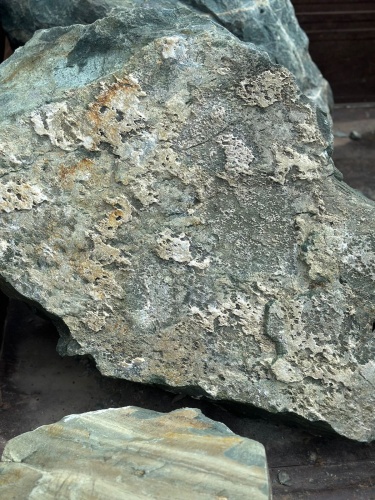 Ландшафтные глыбы зелёные 200-500 килограмм купить в Обнинску