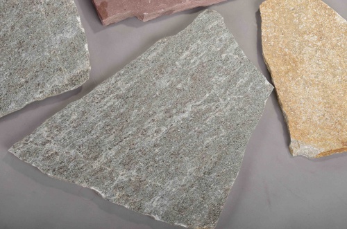 Плитняк златолит Уральский для цоколя, отмостки купить в Обнинску